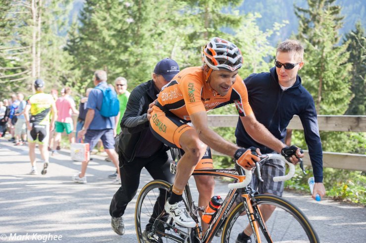 A little help from countrymen for Slovenia's Robert Vrecer on stage 10.