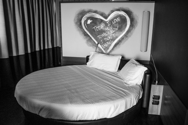 After riding your bike you don't sleep any better in a round bed, but it's sure more fun. Bikehotel Lungomare in Cesenatico might very well be the only bikehotel in the world with a round bed.