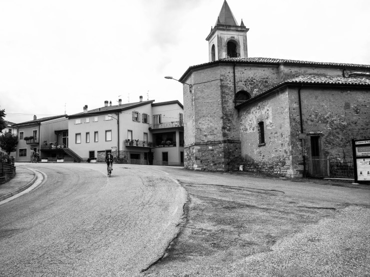 The village of Maciano at the foot of the Carpegna mountain pass  has around 550 inhabitants. 