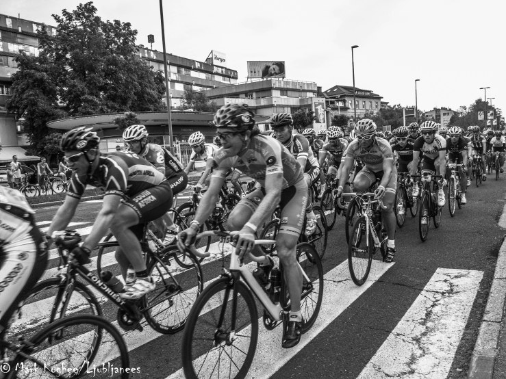 There were 1500 cyclists from 43 countries participating in the world championships for amateurs. On this photo I could only count 30 riders, which is one 50th of the total number of cyclists in Ljubljana last weekend.